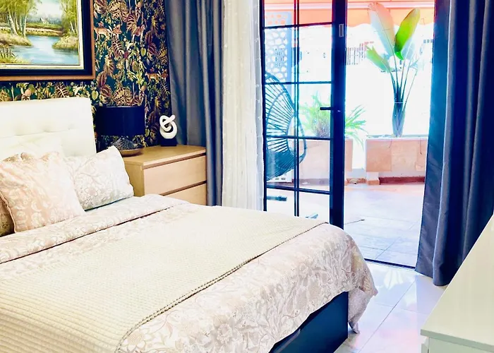 Apartment With Terrace And Pool, Los Cristianos